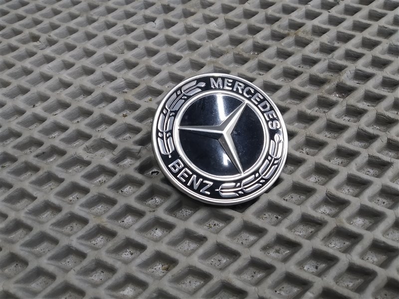 эмблема, 1900 рублей, Санкт-Петербург