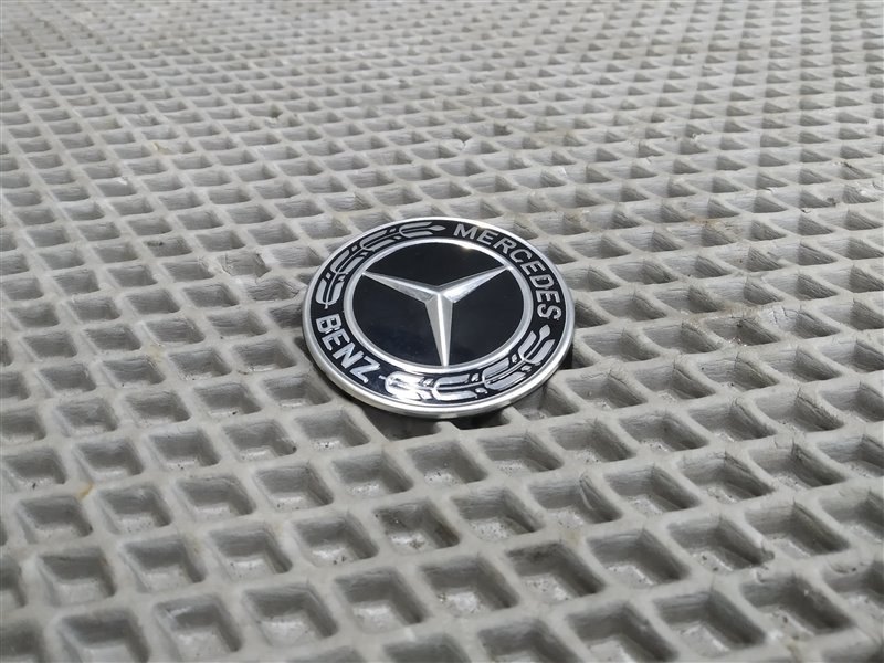 эмблема, 1900 рублей, Санкт-Петербург