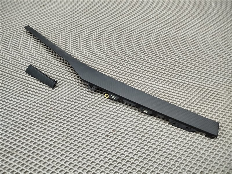 Накладка на торпедо, 12000 рублей, Санкт-Петербург