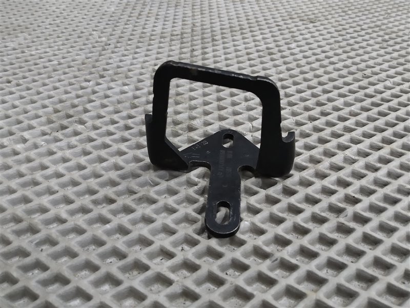 фиксатор капота, 1985 рублей, Санкт-Петербург