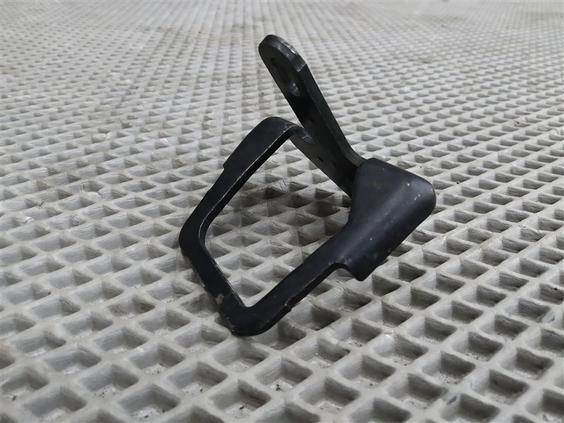 фиксатор капота, 1985 рублей, Санкт-Петербург