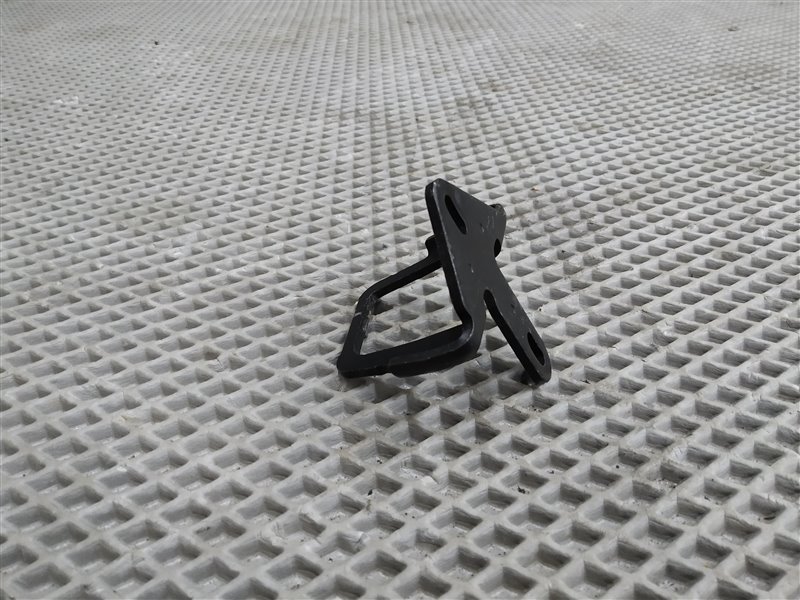 фиксатор капота, 1985 рублей, Санкт-Петербург