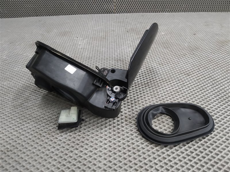 лючок бака, 5945 рублей, Санкт-Петербург