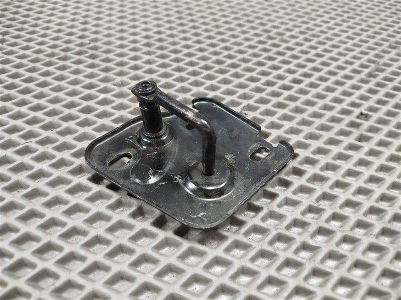 петля замка капота, 4500 рублей, Санкт-Петербург