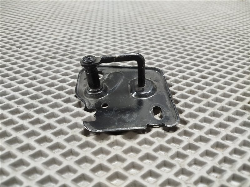 петля замка капота, 4500 рублей, Санкт-Петербург