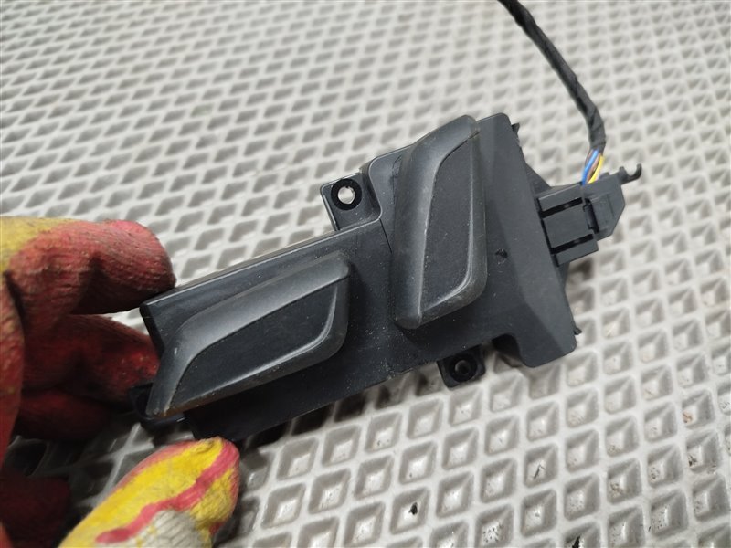 кнопки управления сиденьем, 4000 рублей, Санкт-Петербург