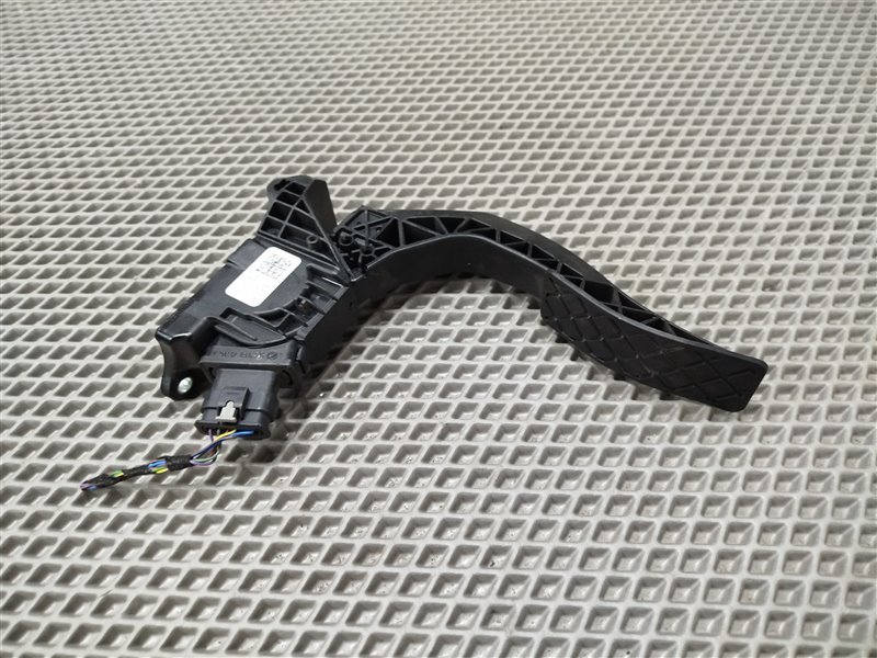 педаль газа, 1500 рублей, Санкт-Петербург