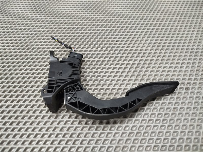 педаль газа, 1500 рублей, Санкт-Петербург