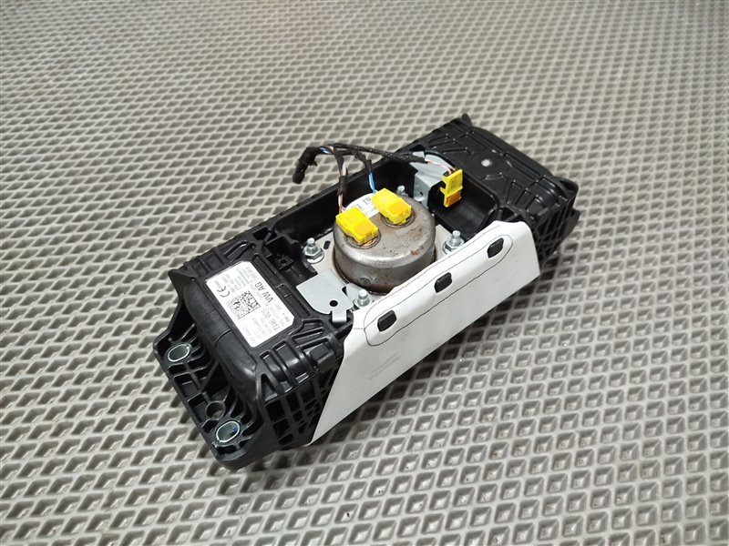 подушка в торпедо, 10000 рублей, Санкт-Петербург