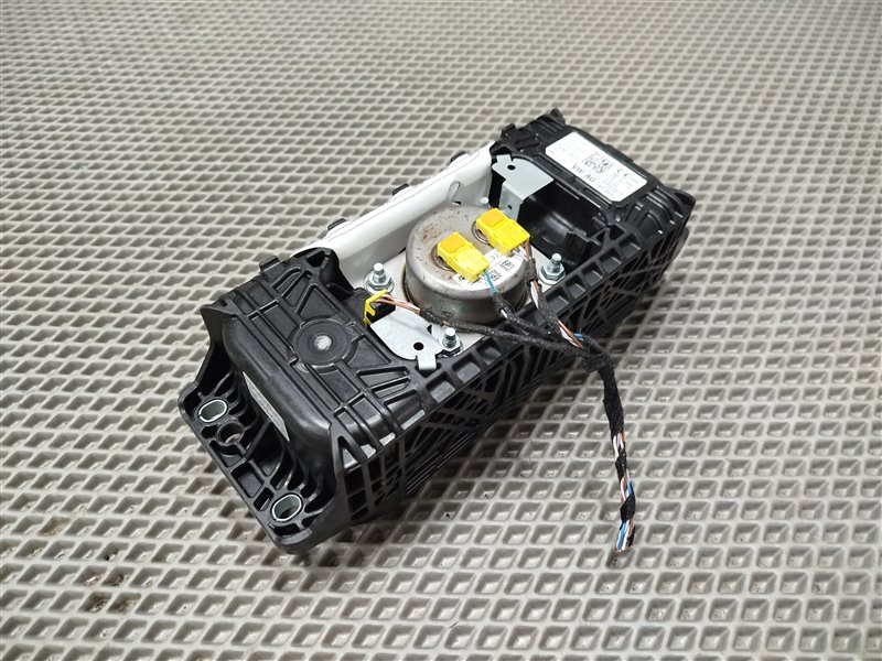 подушка в торпедо, 10000 рублей, Санкт-Петербург