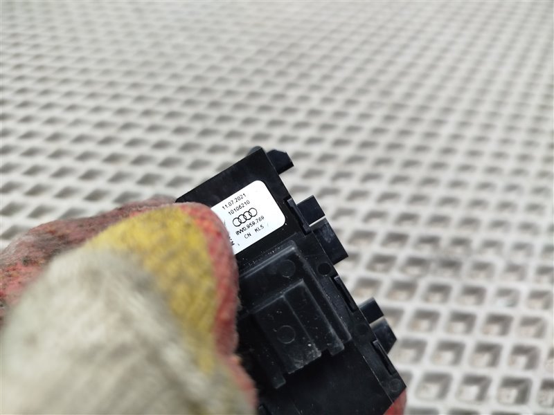 кнопка памяти сидений, 2500 рублей, Санкт-Петербург