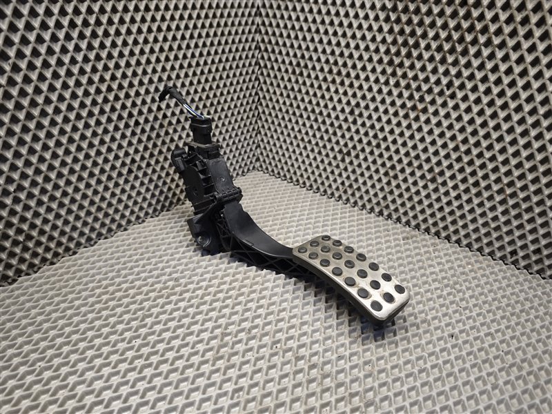 педаль газа, 2500 рублей, Санкт-Петербург