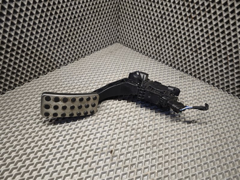 педаль газа, 2500 рублей, Санкт-Петербург