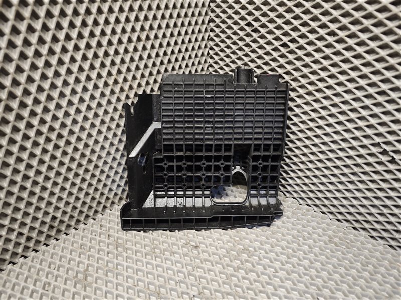 Крышка аккумулятора, 2000 рублей, Санкт-Петербург