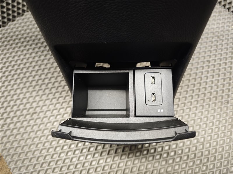 панель подлокотника, 10000 рублей, Санкт-Петербург