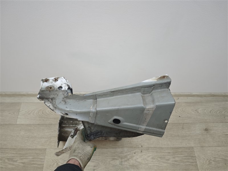 лонжерон, 9000 рублей, Санкт-Петербург