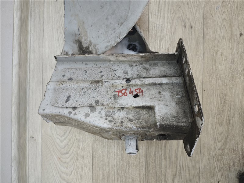 лонжерон, 9000 рублей, Санкт-Петербург