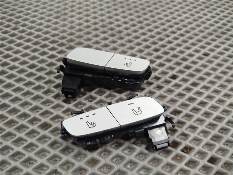 Кнопка подогрева сиденья, 3500 рублей, Санкт-Петербург