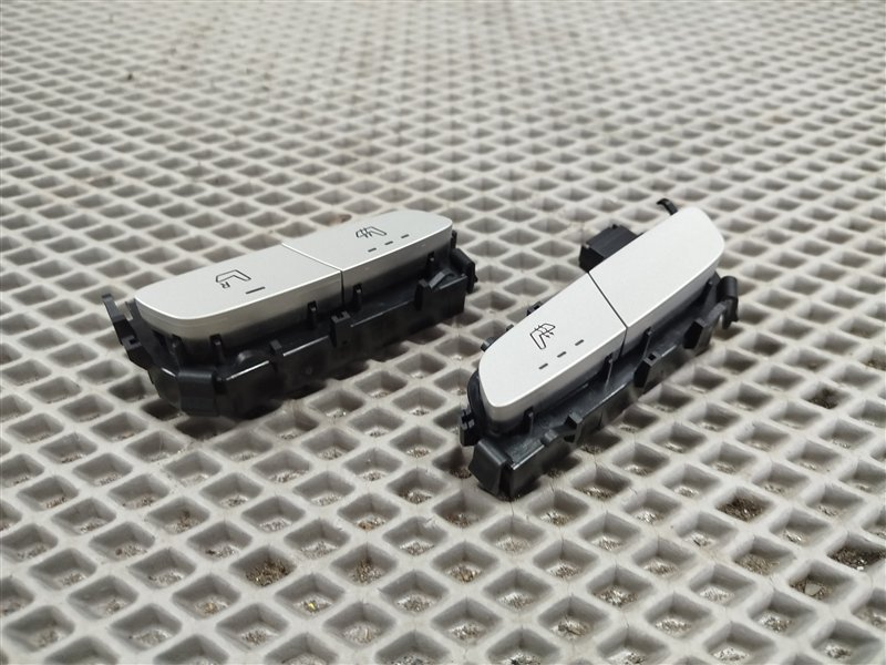 Кнопка подогрева сиденья, 3500 рублей, Санкт-Петербург