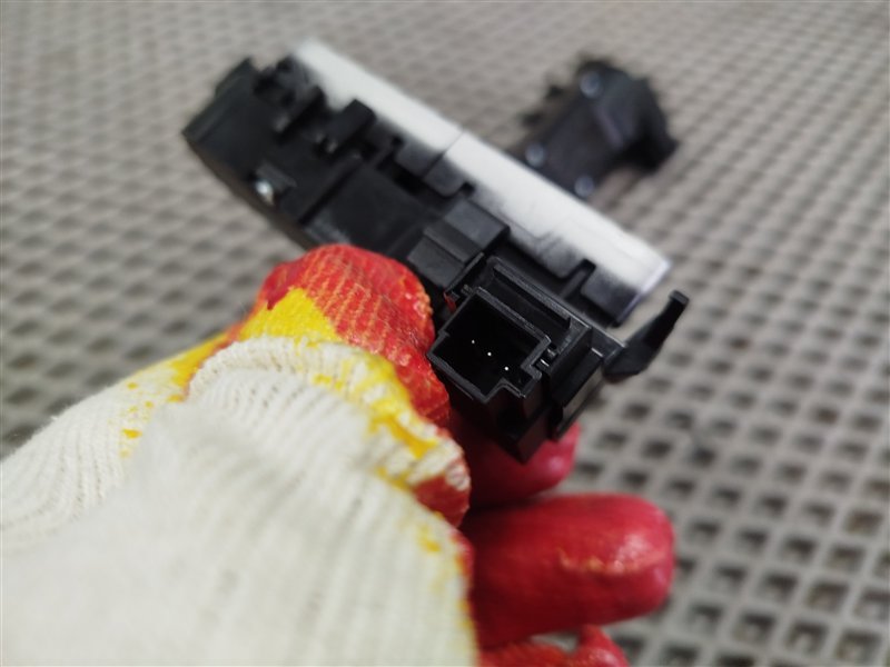 Кнопка подогрева сиденья, 3500 рублей, Санкт-Петербург