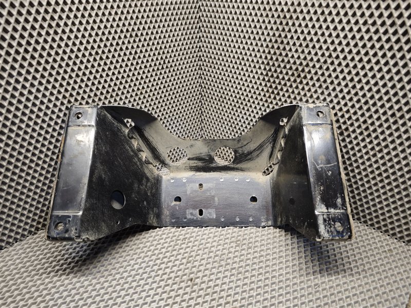 Кронштейн МКПП, 2000 рублей, Санкт-Петербург