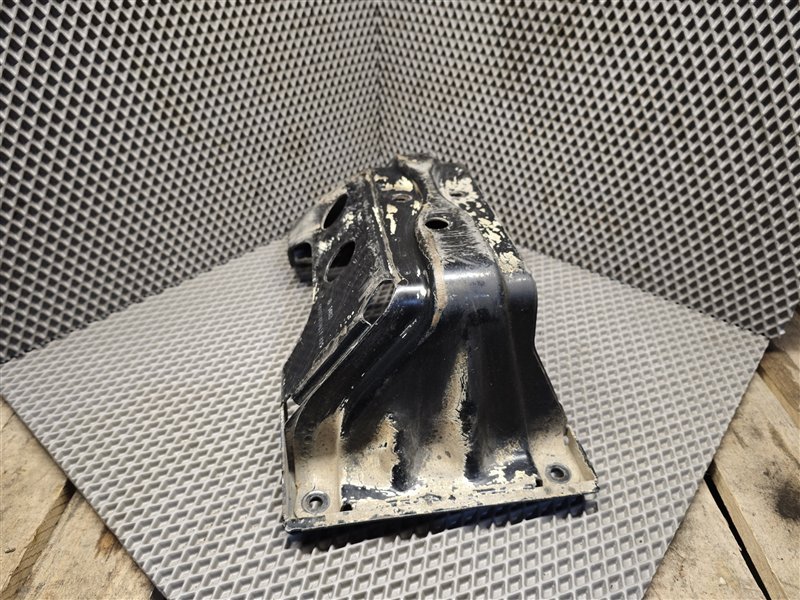 Кронштейн МКПП, 2000 рублей, Санкт-Петербург