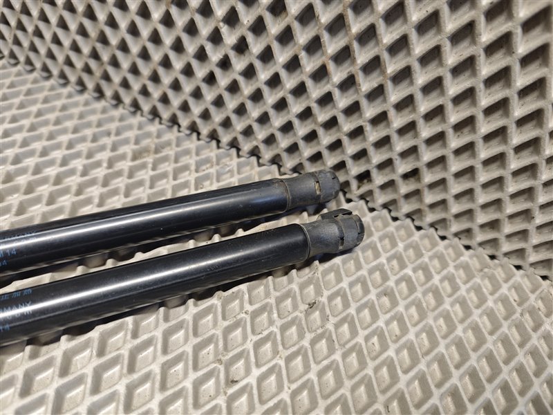 амортизаторы стекла багажника, 4900 рублей, Санкт-Петербург