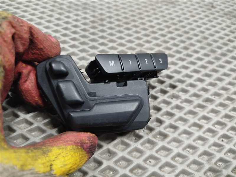 кнопки управления сиденьем, 2500 рублей, Санкт-Петербург