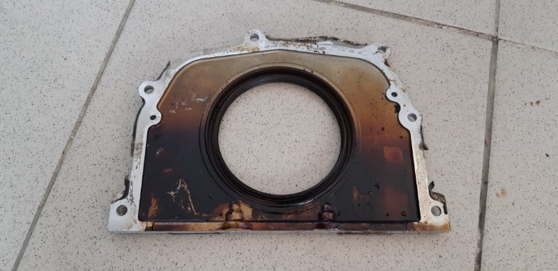 Задняя крышка двигателя, 500 рублей, Екатеринбург