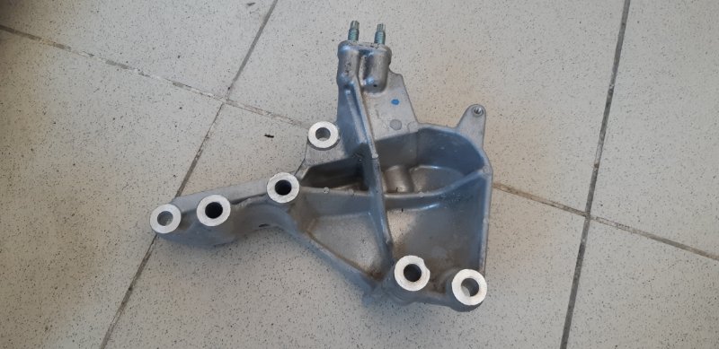 кронштейн, 400 рублей, Екатеринбург