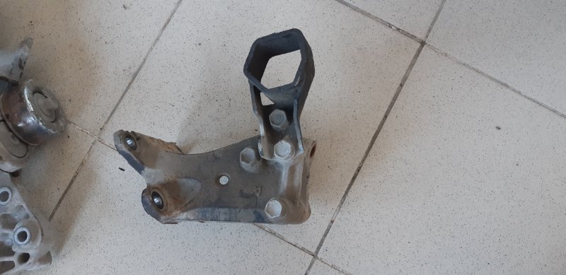 кронштейн, 400 рублей, Екатеринбург