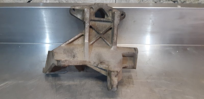 кронштейн, 400 рублей, Екатеринбург