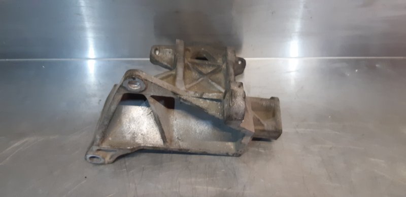 кронштейн, 400 рублей, Екатеринбург