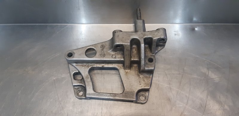 кронштейн двигателя, 400 рублей, Екатеринбург