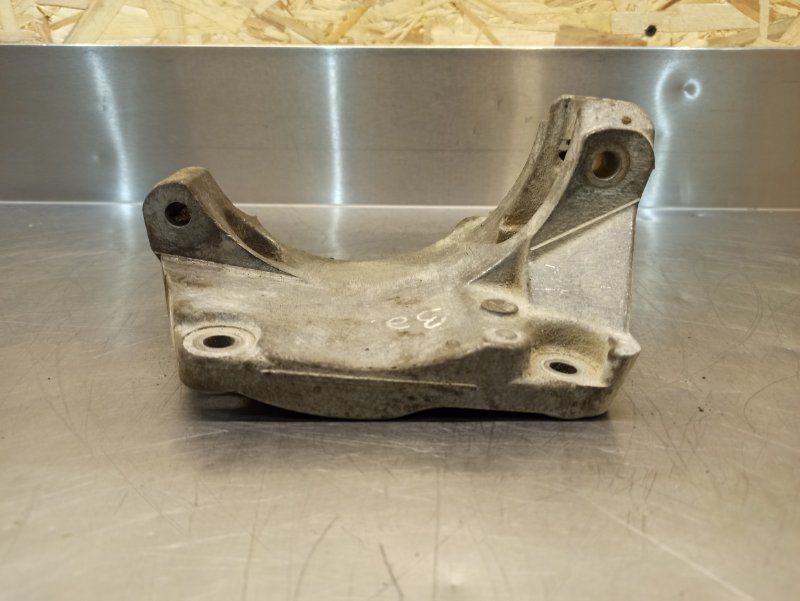 кронштейн двигателя, 400 рублей, Екатеринбург