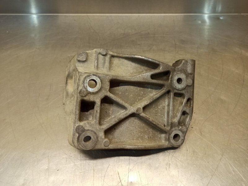 кронштейн двигателя, 400 рублей, Екатеринбург