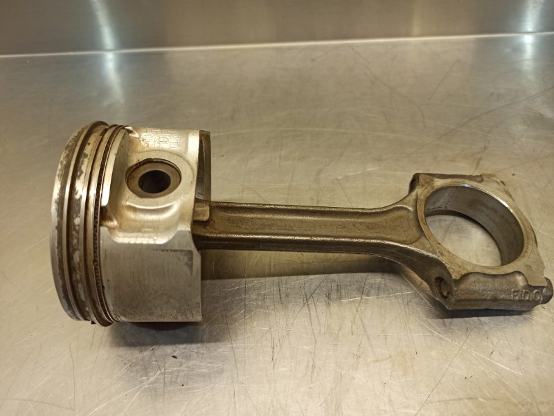 поршень с шатуном, 400 рублей, Екатеринбург