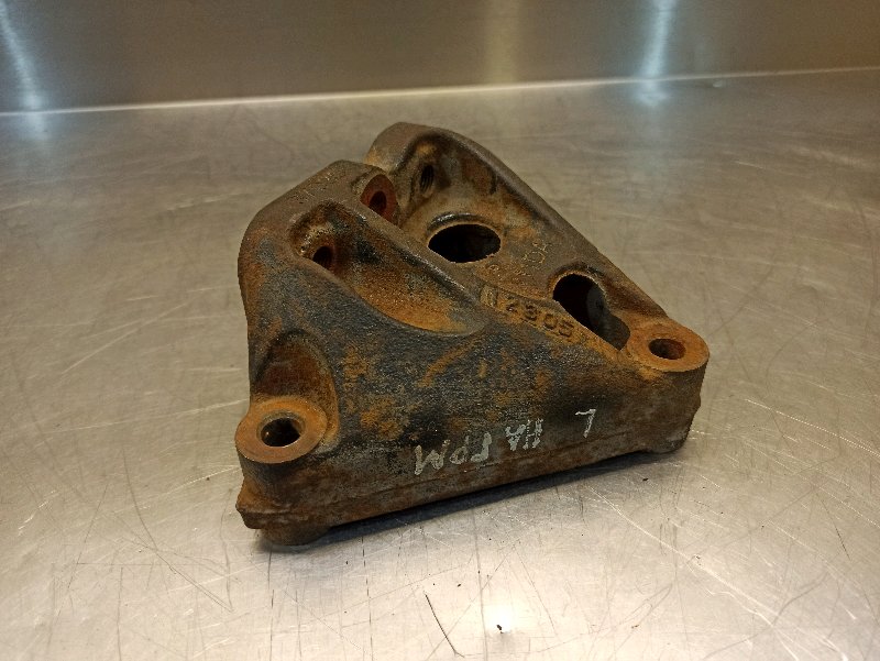 кронштейн двигателя, 400 рублей, Екатеринбург