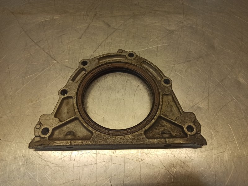 Задняя крышка двигателя, 700 рублей, Екатеринбург