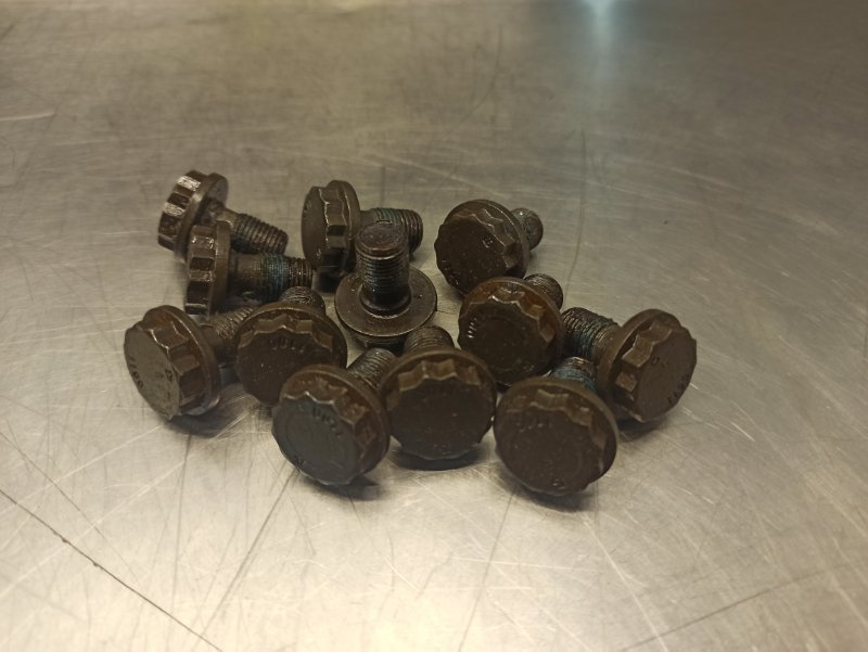 болт маховика, 300 рублей, Екатеринбург