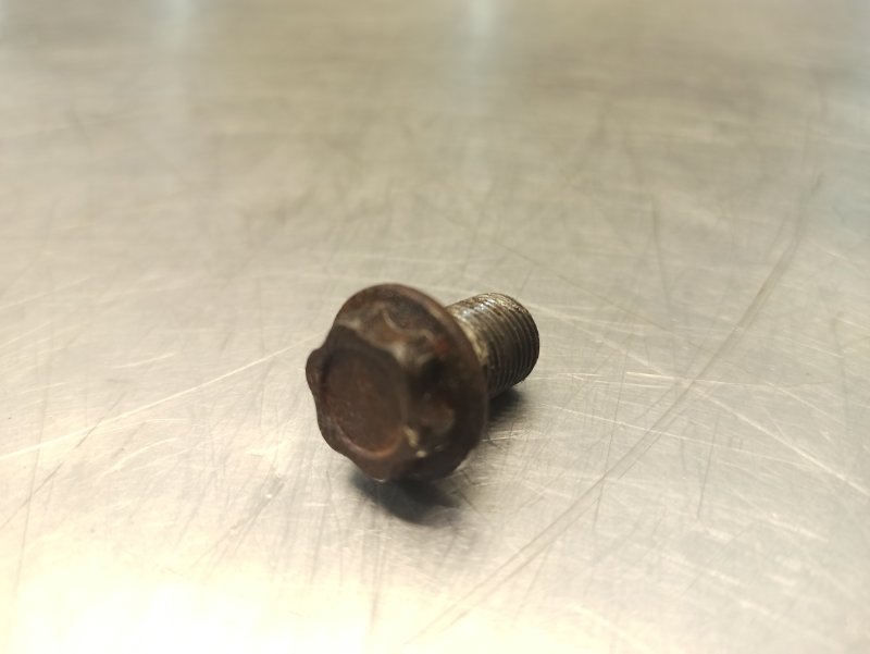 болт маховика, 300 рублей, Екатеринбург