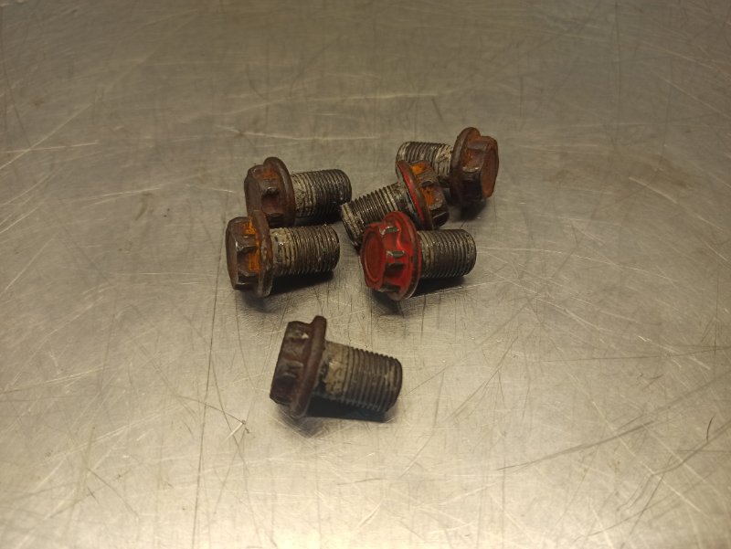 болт маховика, 300 рублей, Екатеринбург