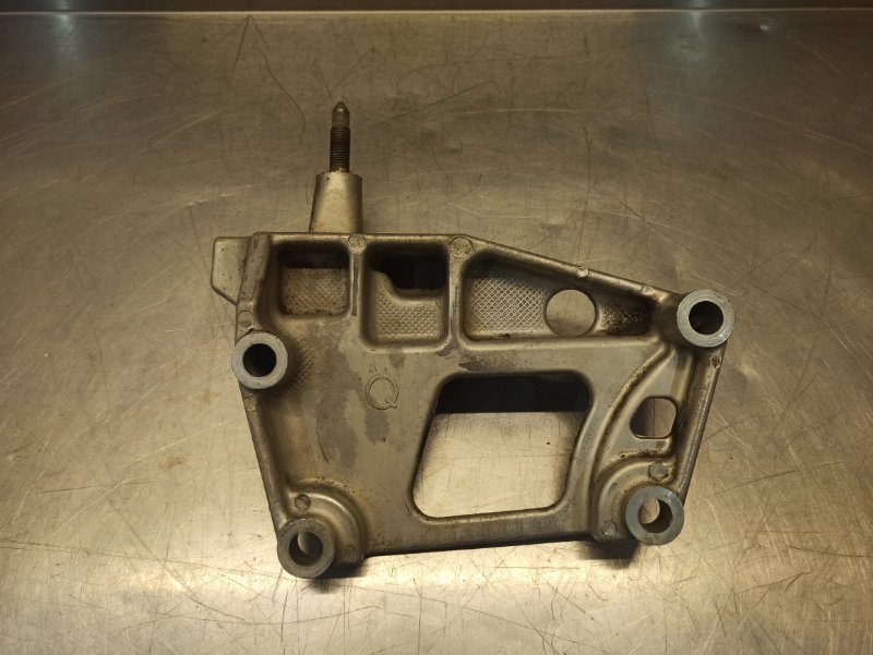 кронштейн двигателя, 400 рублей, Екатеринбург