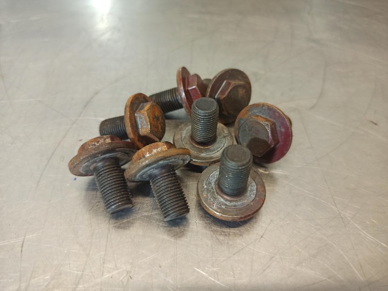 болт маховика, 300 рублей, Екатеринбург