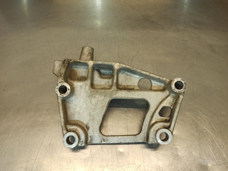 кронштейн двигателя, 400 рублей, Екатеринбург