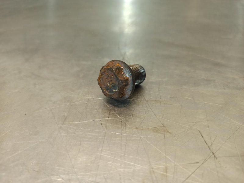 болт маховика, 300 рублей, Екатеринбург