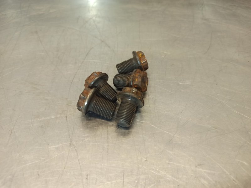 болт маховика, 300 рублей, Екатеринбург