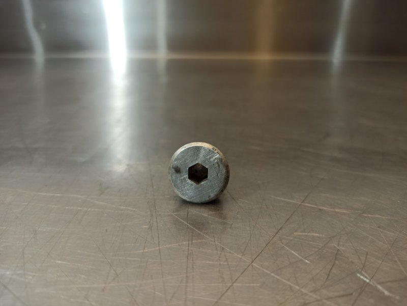 Болт крепления масляного фильтра, 300 рублей, Екатеринбург