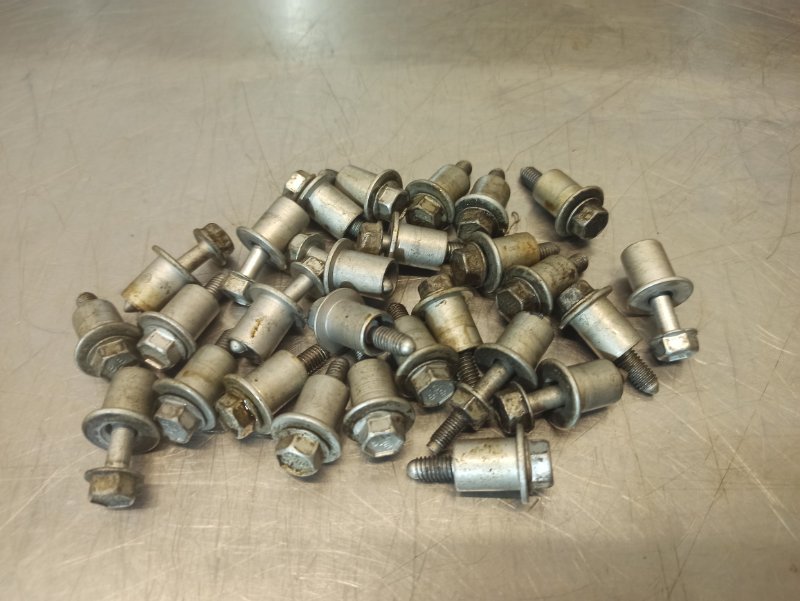 Болт крышки ГБЦ, 400 рублей, Екатеринбург