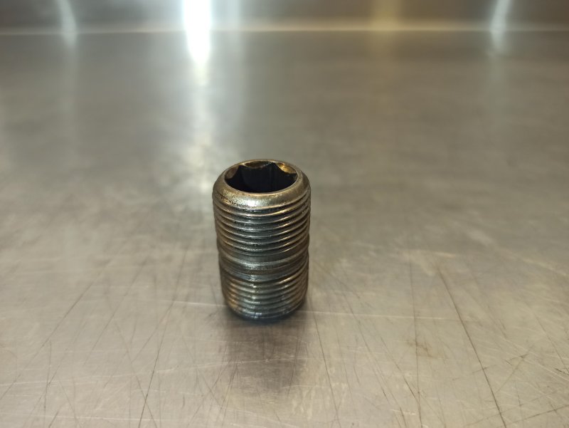 Болт крепления масляного фильтра, 500 рублей, Екатеринбург